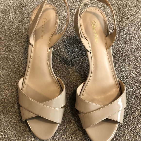 NWOT Calvin Klein Summer Sandals - Picture 1 of 2